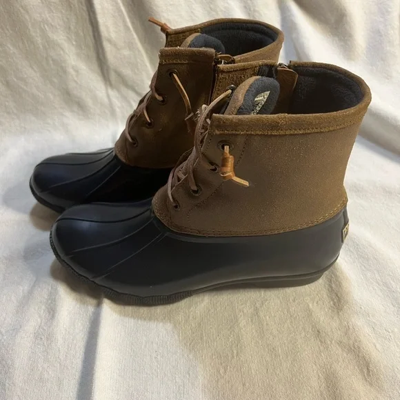 Sperry Duck Boot worn once! Blue Tan 8.5 - Picture 3 of 8